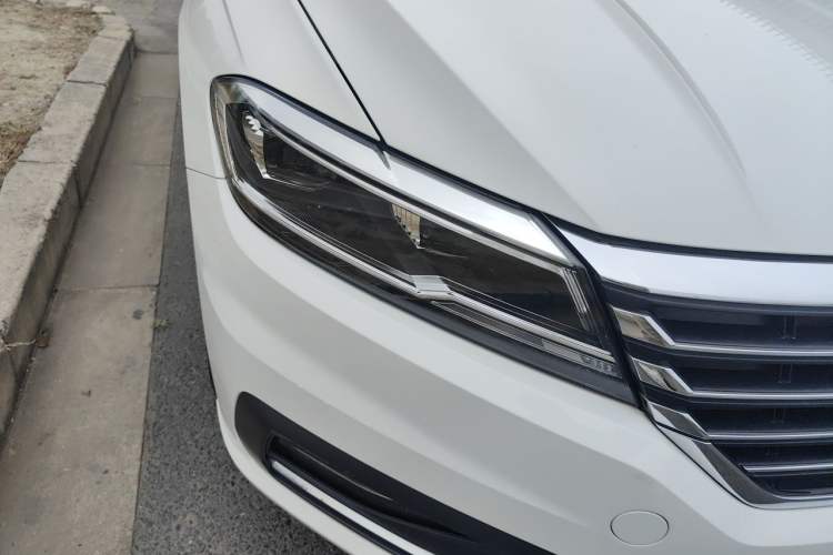 Used Volkswagen Lavida 2022 1.5L Automatic Comfort Edition Right Front Headlight