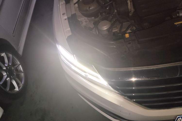 Used Volkswagen Lavida 2022 1.5L Automatic Comfort Edition Right Front Headlight