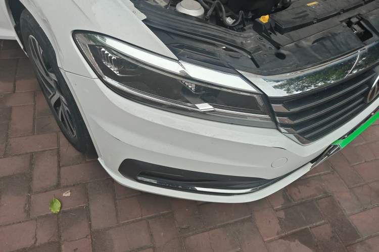 Used Volkswagen Lavida 2022 1.5L Automatic Vision Edition Right Front Headlight