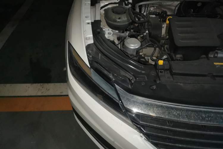Used Volkswagen Lavida 2022 1.5L Automatic Vision Edition Right Front Headlight
