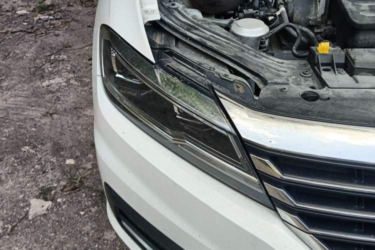 Used Volkswagen Lavida 2022 1.5L Automatic Vision Edition Right Front Headlight
