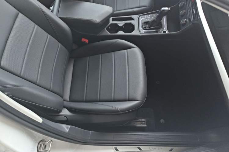 Used Volkswagen Lavida 2022 1.5L Automatic Comfort Edition Right Front Seat