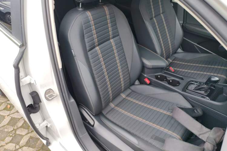 Used Volkswagen Lavida 2022 280TSI DSG Comfort Edition Right Front Seat