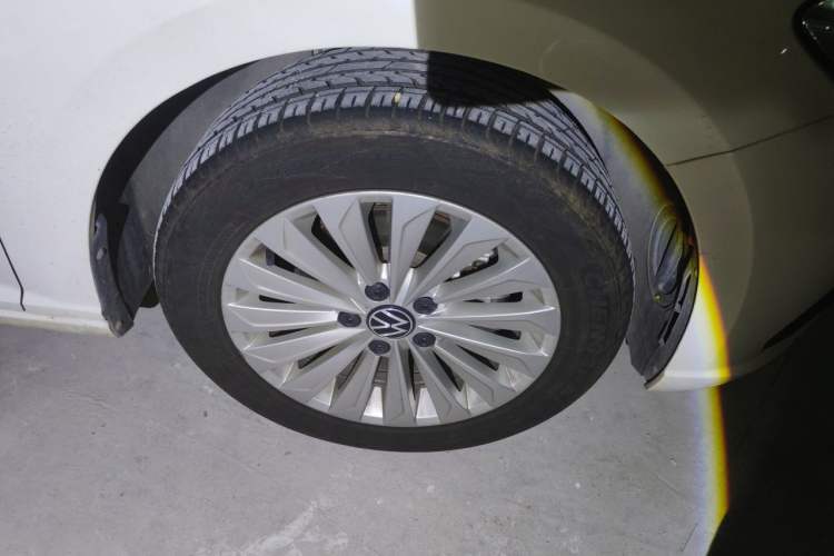 Used Volkswagen Lavida 2022 280TSI DSG Comfort Edition Right Front Wheel Hub