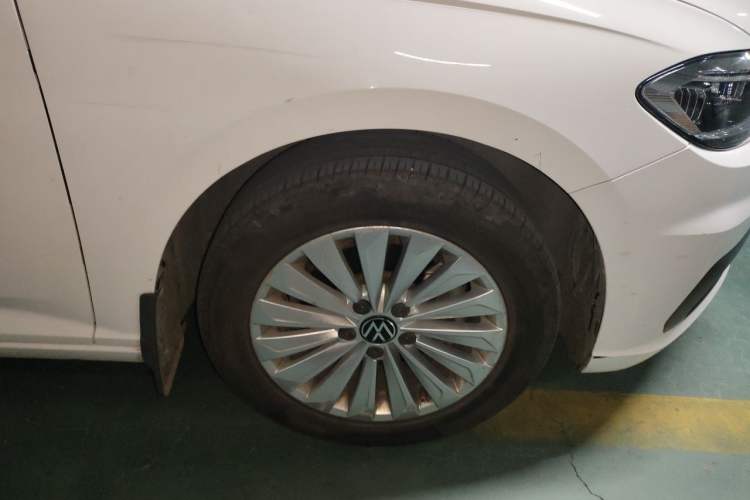 Used Volkswagen Lavida 2022 280TSI DSG Comfort Edition Right Front Wheel Hub
