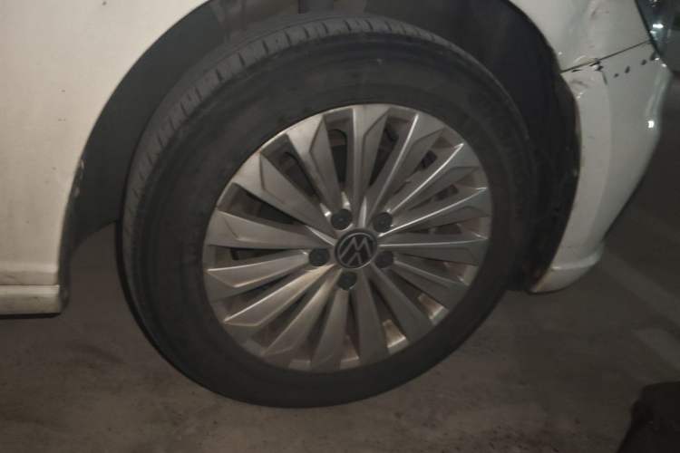 Used Volkswagen Lavida 2022 280TSI DSG Comfort Edition Right Front Wheel Hub