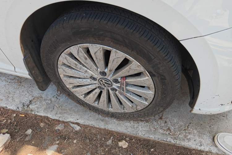 Used Volkswagen Lavida 2022 1.5L Automatic Comfort Edition Right Front Wheel Hub