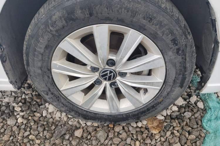 Used Volkswagen Lavida 2022 1.5L Automatic Fashion Edition Right Front Wheel Hub