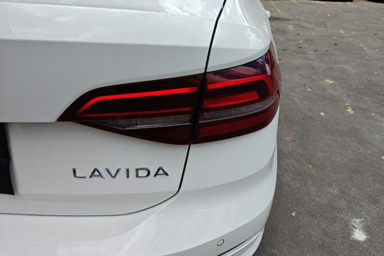 Used Volkswagen Lavida 2022 1.5L Automatic Comfort Edition Right Rear Taillight