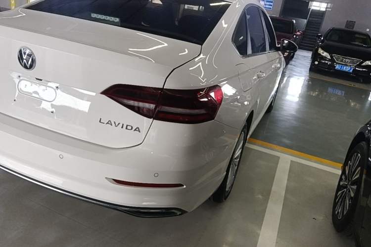 Used Volkswagen Lavida 2022 1.5L Automatic Comfort Edition Right Rear Taillight