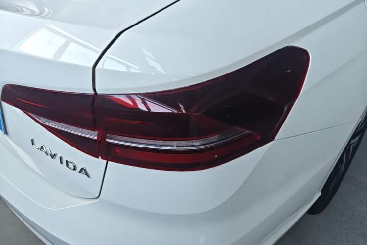 Used Volkswagen Lavida 2022 1.5L Automatic Comfort Edition Right Rear Taillight