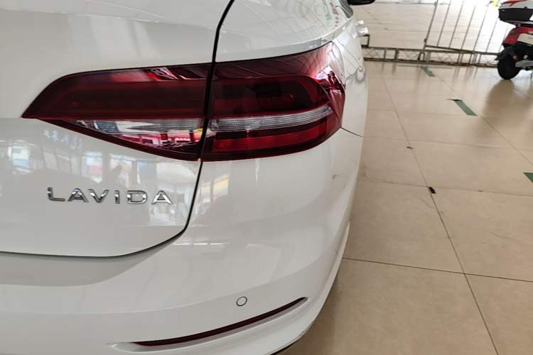 Used Volkswagen Lavida 2022 1.5L Automatic Comfort Edition Right Rear Taillight