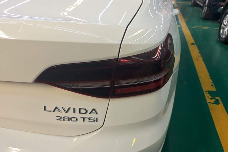 Used Volkswagen Lavida 2022 280TSI DSG Comfort Edition Right Rear Taillight