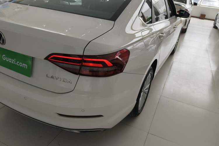 Used Volkswagen Lavida 2022 1.5L Automatic Comfort Edition Right Rear Taillight