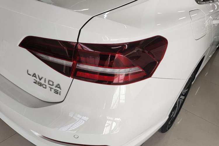Used Volkswagen Lavida 2022 280TSI DSG Comfort Edition Right Rear Taillight