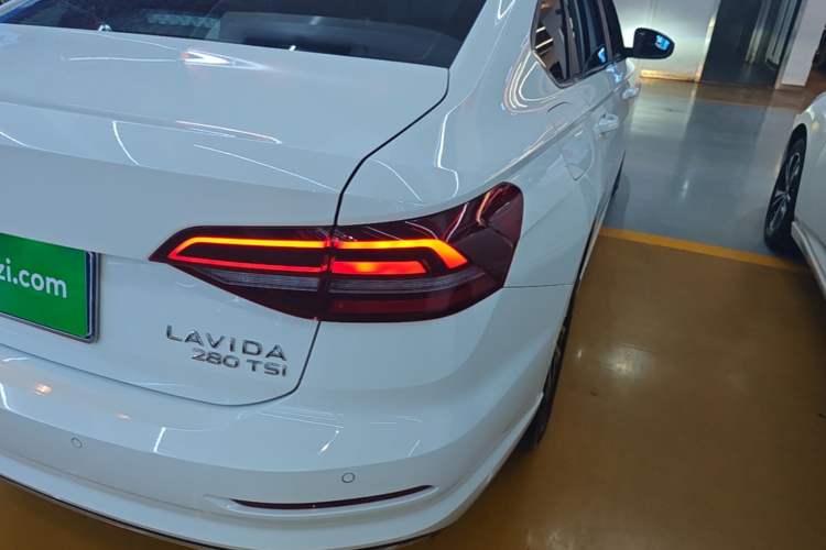 Used Volkswagen Lavida 2022 280TSI DSG Comfort Edition Right Rear Taillight