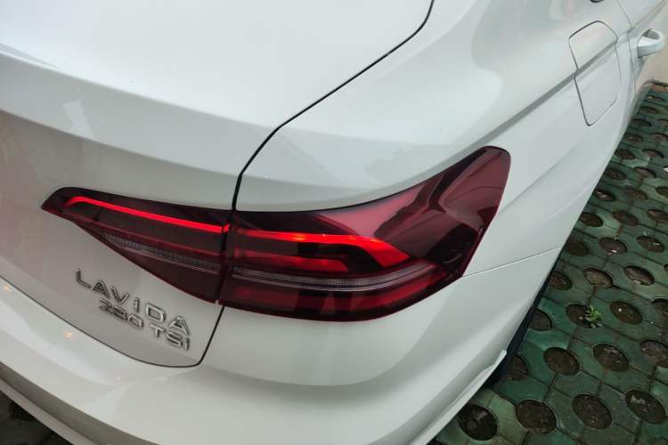 Used Volkswagen Lavida 2022 280TSI DSG Comfort Edition Right Rear Taillight
