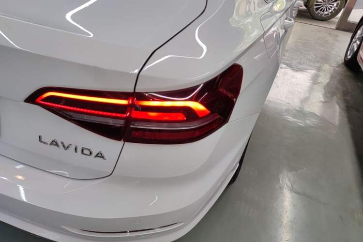 Used Volkswagen Lavida 2022 1.5L Automatic Vision Edition Right Rear Taillight