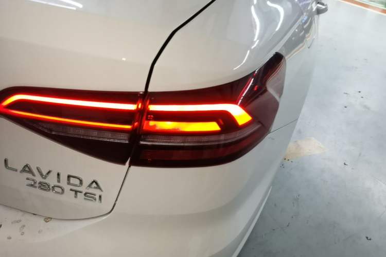 Used Volkswagen Lavida 2022 280TSI DSG Comfort Edition Right Rear Taillight