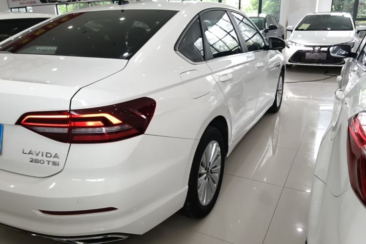 Used Volkswagen Lavida 2022 1.5L Automatic Comfort Edition Right Rear Taillight