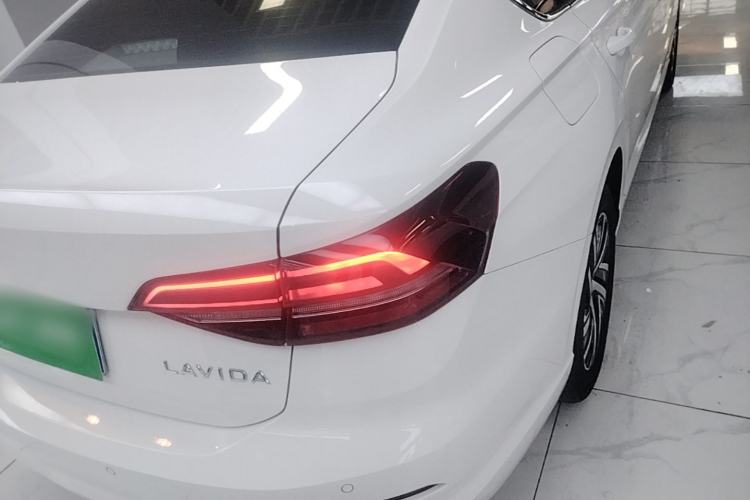Used Volkswagen Lavida 2022 1.5L Automatic Comfort Edition Right Rear Taillight