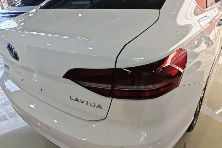 Used Volkswagen Lavida 2022 1.5L Automatic Comfort Edition Right Rear Taillight