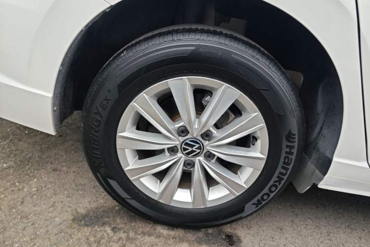 Used Volkswagen Lavida 2022 1.5L Automatic Fashion Edition Right Rear Wheel Hub