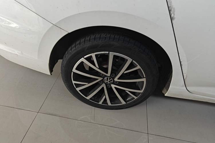 Used Volkswagen Lavida 2022 280TSI DSG Luxury Edition Right Rear Wheel Hub