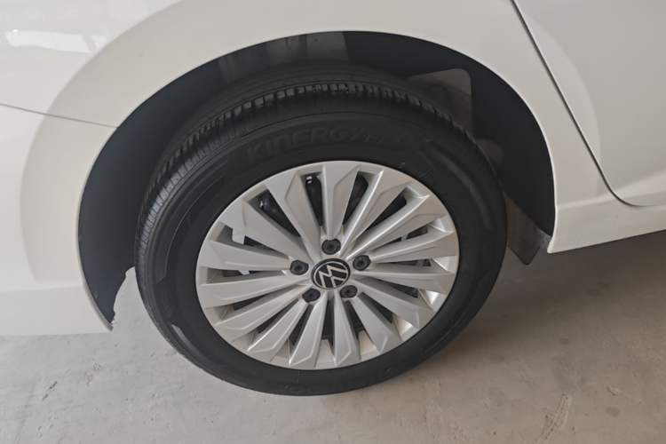 Used Volkswagen Lavida 2022 280TSI DSG Comfort Edition Right Rear Wheel Hub