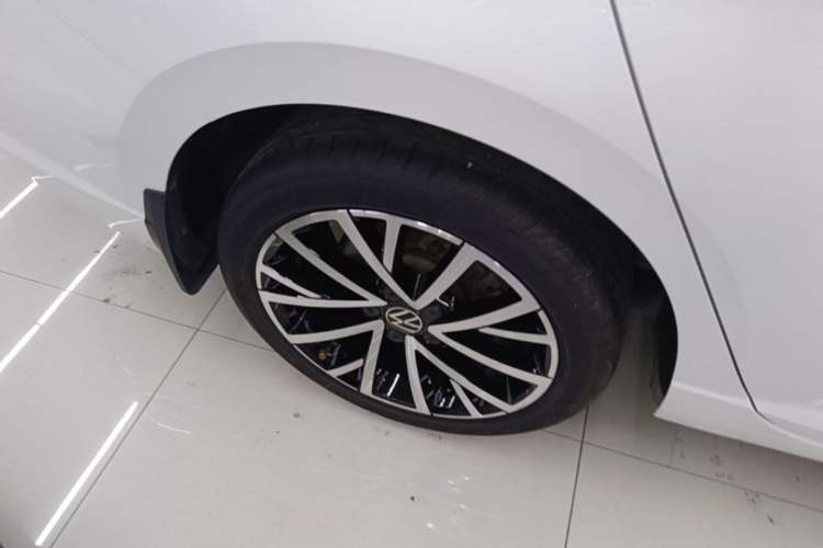 Used Volkswagen Lavida 2022 280TSI DSG Luxury Edition Right Rear Wheel Hub
