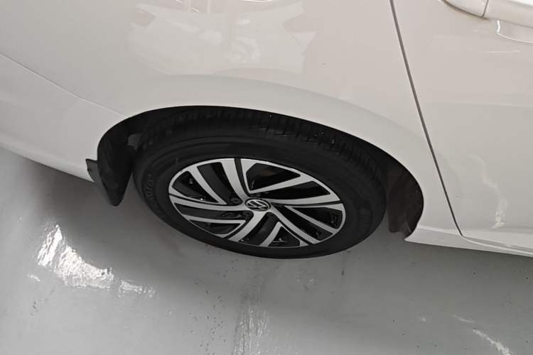 Used Volkswagen Lavida 2022 280TSI DSG Comfort Edition Right Rear Wheel Hub