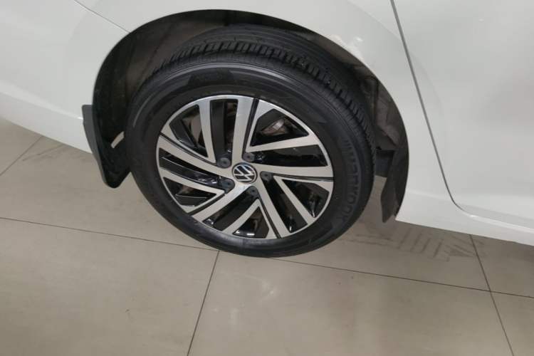Used Volkswagen Lavida 2022 1.5L Automatic Comfort Edition Right Rear Wheel Hub