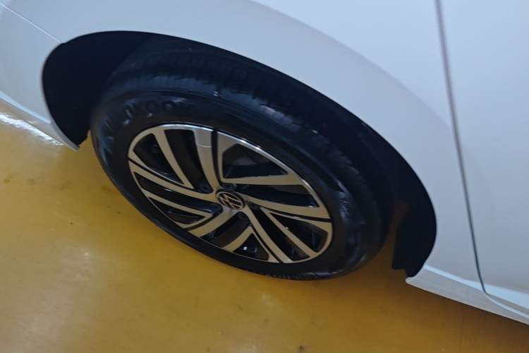 Used Volkswagen Lavida 2022 280TSI DSG Comfort Edition Right Rear Wheel Hub