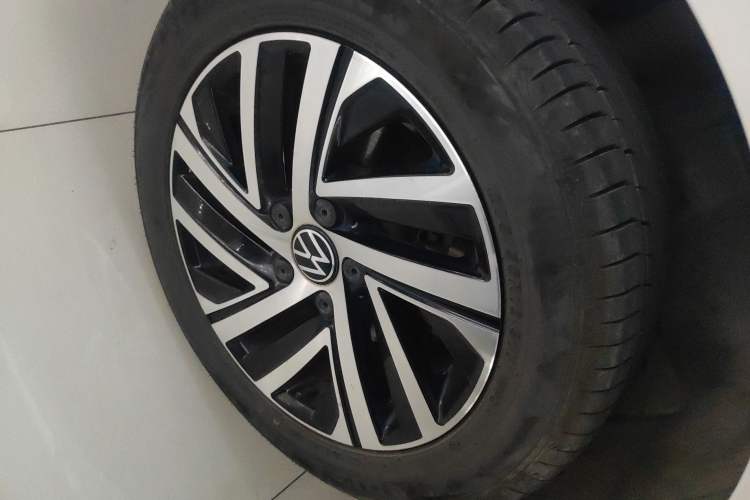Used Volkswagen Lavida 2022 280TSI DSG Comfort Edition Right Rear Wheel Hub