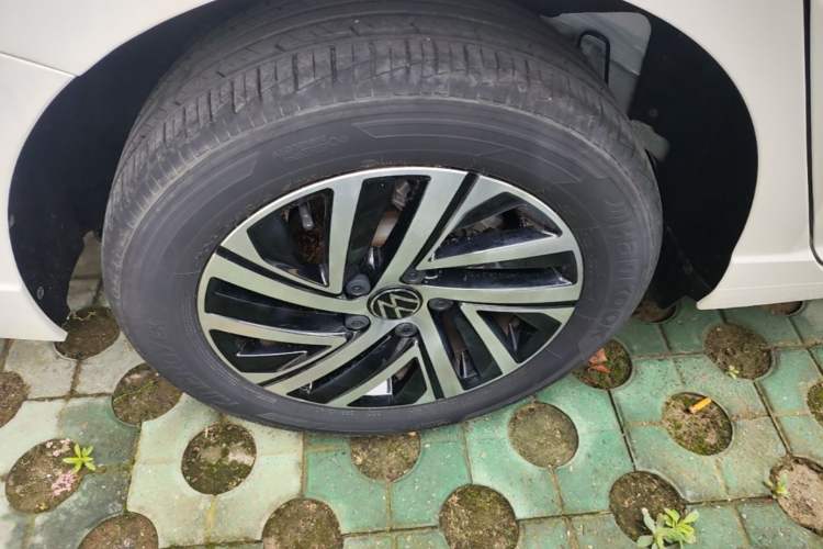 Used Volkswagen Lavida 2022 280TSI DSG Comfort Edition Right Rear Wheel Hub