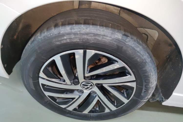 Used Volkswagen Lavida 2022 1.5L Automatic Vision Edition Right Rear Wheel Hub