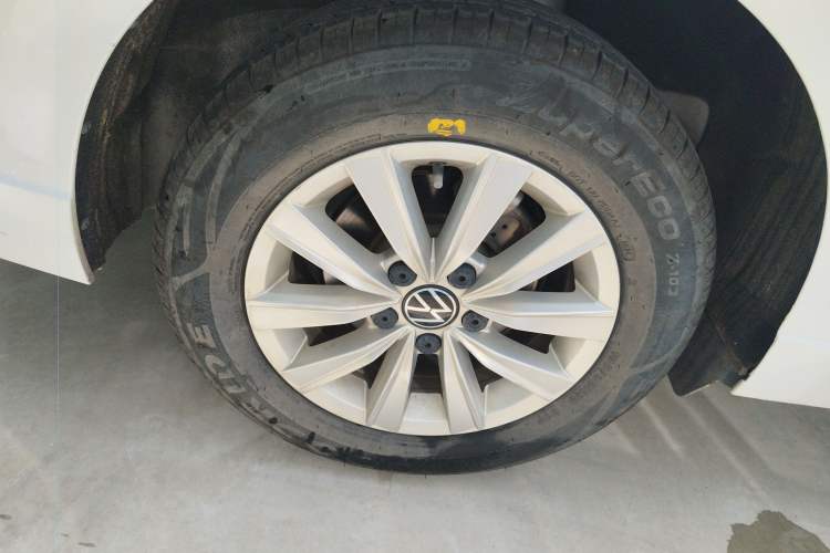 Used Volkswagen Lavida 2022 1.5L Automatic Fashion Edition Right Rear Wheel Hub