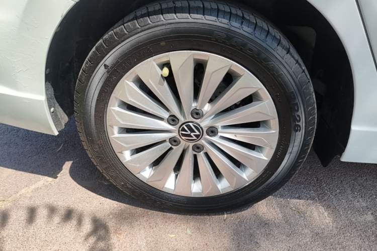 Used Volkswagen Lavida 2022 1.5L Automatic Vision Edition Right Rear Wheel Hub