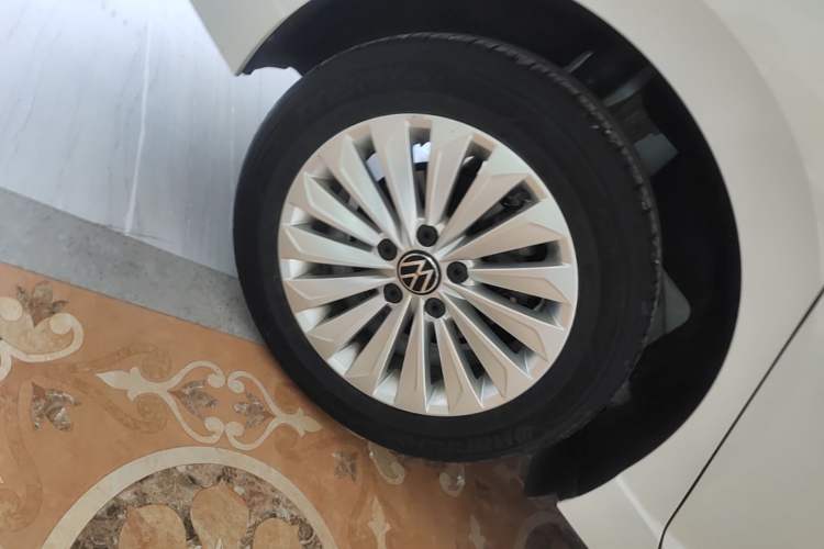 Used Volkswagen Lavida 2022 280TSI DSG Comfort Edition Right Rear Wheel Hub