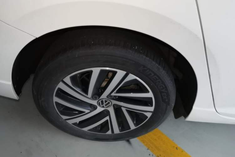 Used Volkswagen Lavida 2022 280TSI DSG Comfort Edition Right Rear Wheel Hub