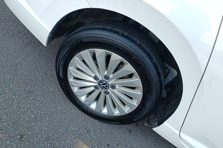 Used Volkswagen Lavida 2022 280TSI DSG Comfort Edition Right Rear Wheel Hub