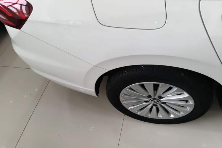 Used Volkswagen Lavida 2022 1.5L Automatic Comfort Edition Right Rear Wheel Hub