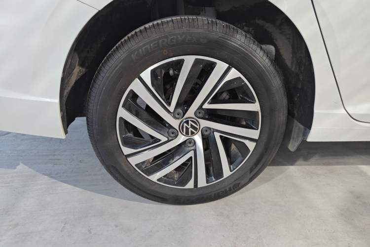 Used Volkswagen Lavida 2022 280TSI DSG Comfort Edition Right Rear Wheel Hub