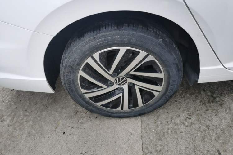 Used Volkswagen Lavida 2022 280TSI DSG Comfort Edition Right Rear Wheel Hub