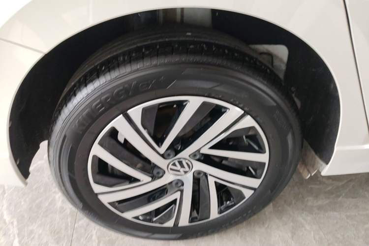 Used Volkswagen Lavida 2022 280TSI DSG Comfort Edition Right Rear Wheel Hub