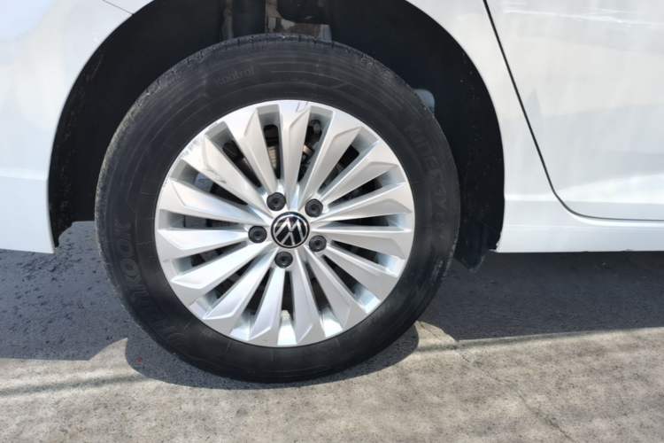 Used Volkswagen Lavida 2022 280TSI DSG Comfort Edition Right Rear Wheel Hub