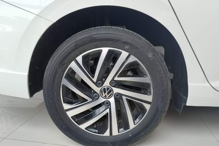 Used Volkswagen Lavida 2022 280TSI DSG Comfort Edition Right Rear Wheel Hub