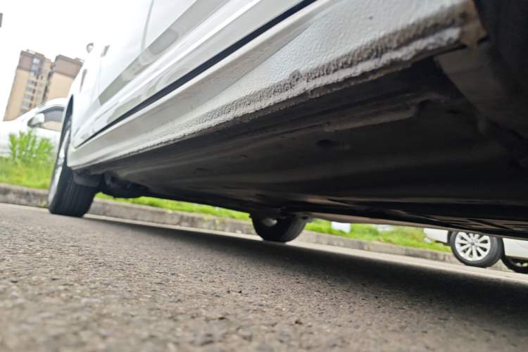 Used Volkswagen Lavida 2022 1.5L Automatic Fashion Edition Right Side Sill