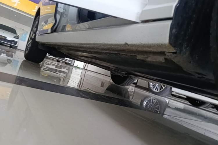 Used Volkswagen Lavida 2022 280TSI DSG Comfort Edition Right Side Sill
