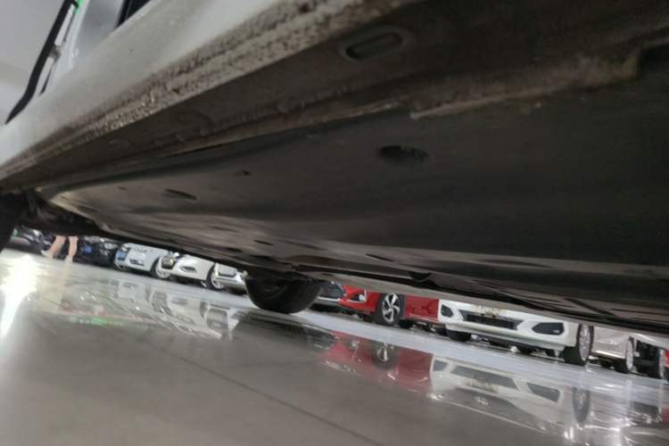 Used Volkswagen Lavida 2022 1.5L Automatic Comfort Edition Right Side Sill